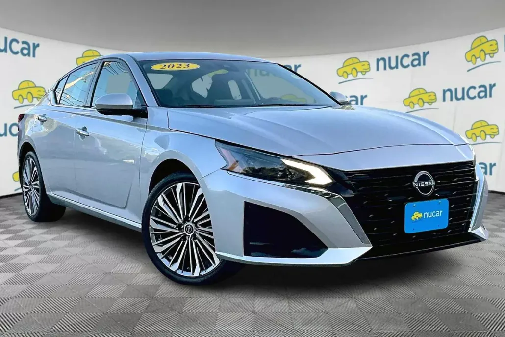 2023 Nissan Altima 2.5 SL photo 1