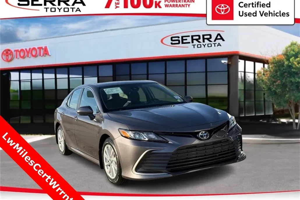 2024 Toyota Camry LE photo 1