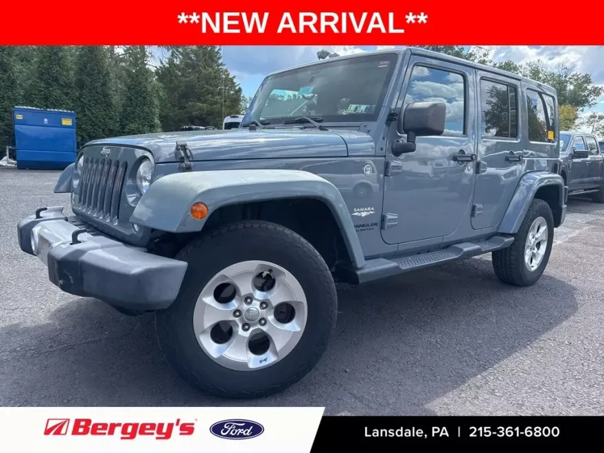 2014 Jeep Wrangler Unlimited Sahara photo 1