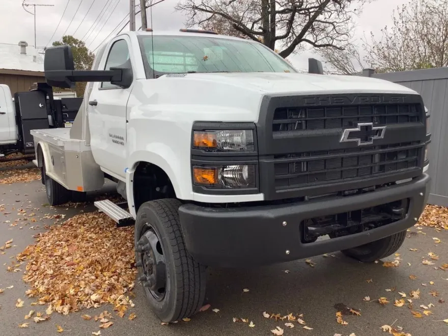 2024 Chevrolet Silverado 5500HD Work Truck photo 1