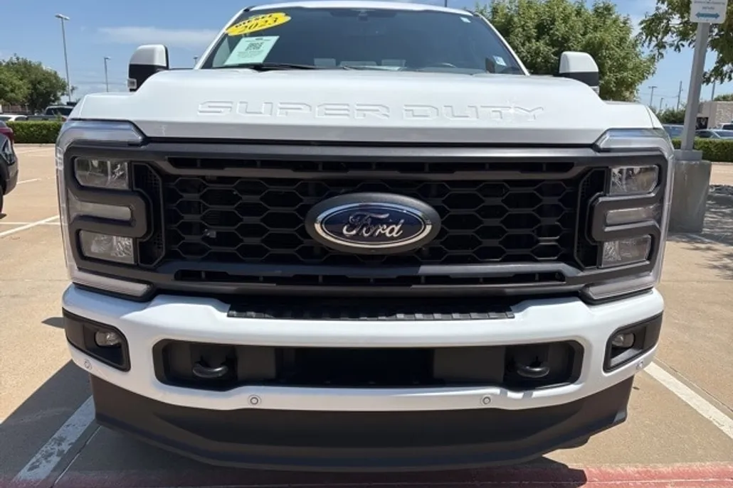 2023 Ford F-250 Lariat photo 1