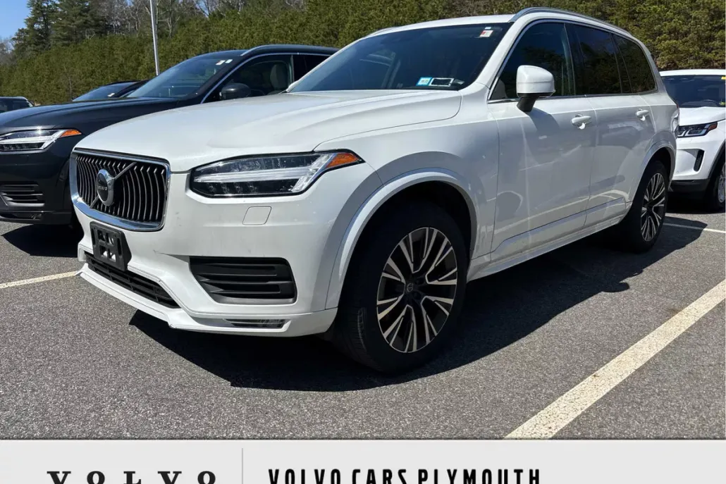 2022 Volvo XC90 T5 AWD Momentum photo 1