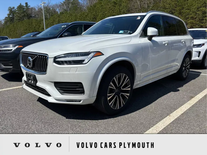 2022 Volvo XC90 T5 AWD Momentum photo 1