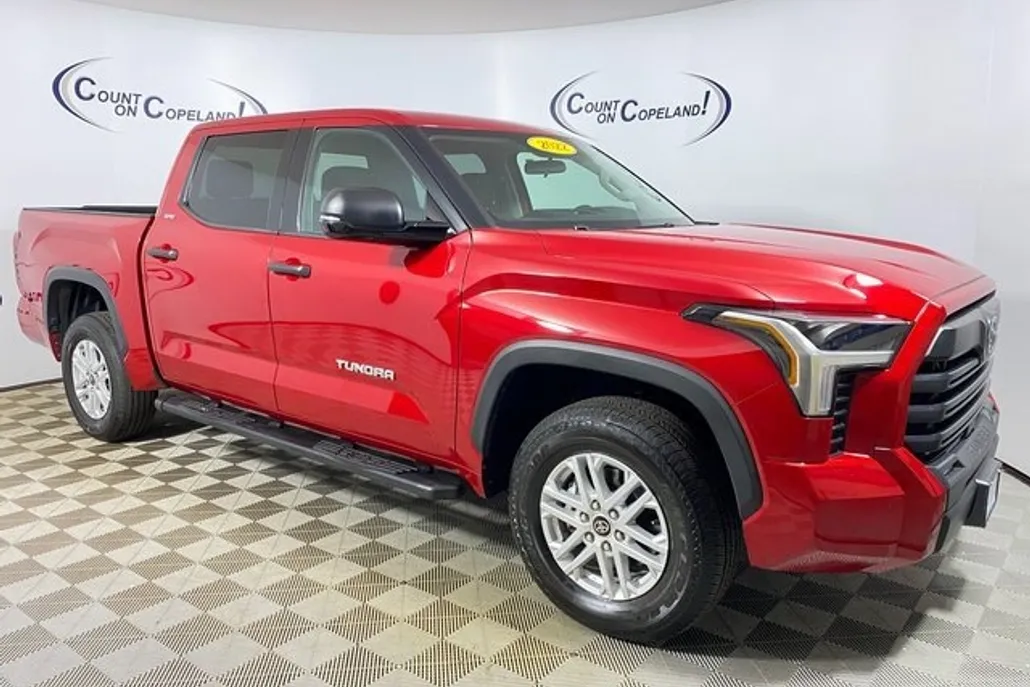 2022 Toyota Tundra SR5 photo 1