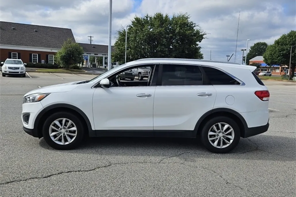 2016 Kia Sorento LX photo 1