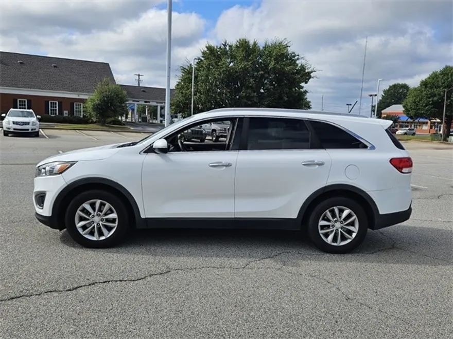 2016 Kia Sorento LX photo 1