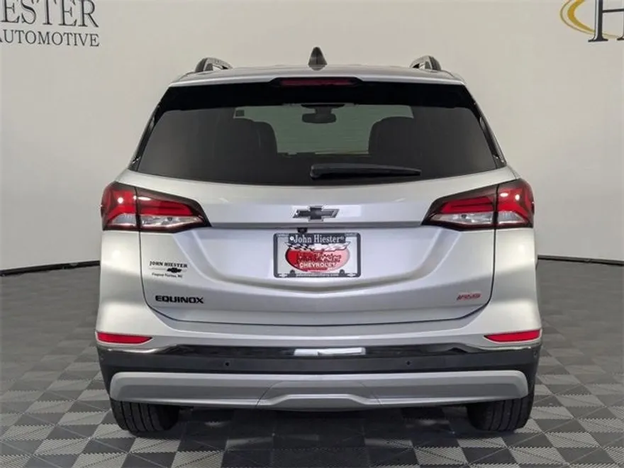 2022 Chevrolet Equinox RS photo 1