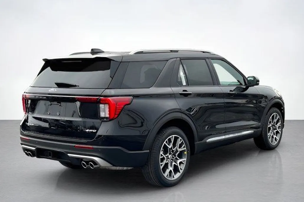 2025 Ford Explorer Platinum photo 1