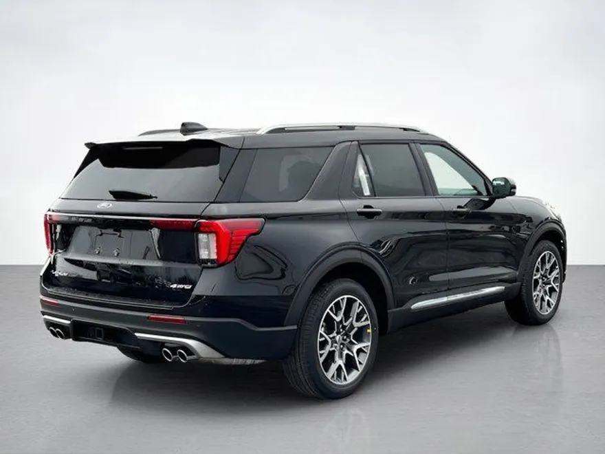 2025 Ford Explorer Platinum photo 1