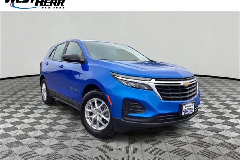 2024 Chevrolet Equinox LS photo 1