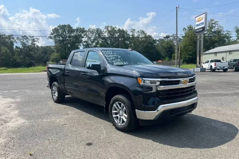 2022 Chevrolet Silverado 1500 LT photo 1