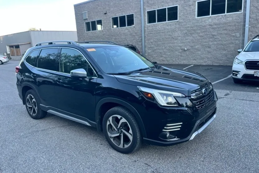 2022 Subaru Forester Touring photo 1