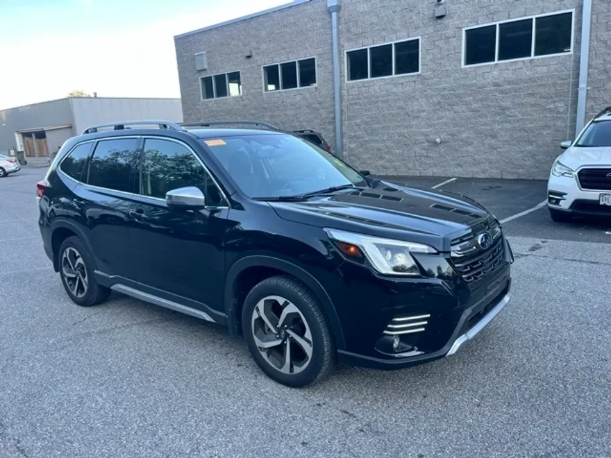 2022 Subaru Forester Touring photo 1