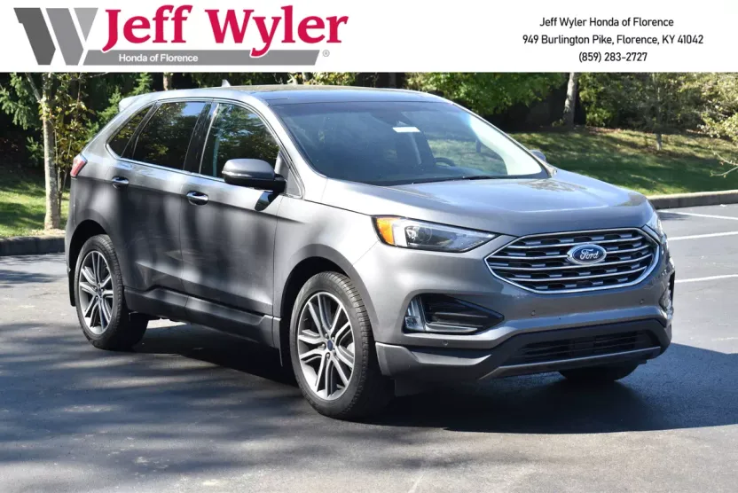 2022 Ford Edge Titanium photo 1