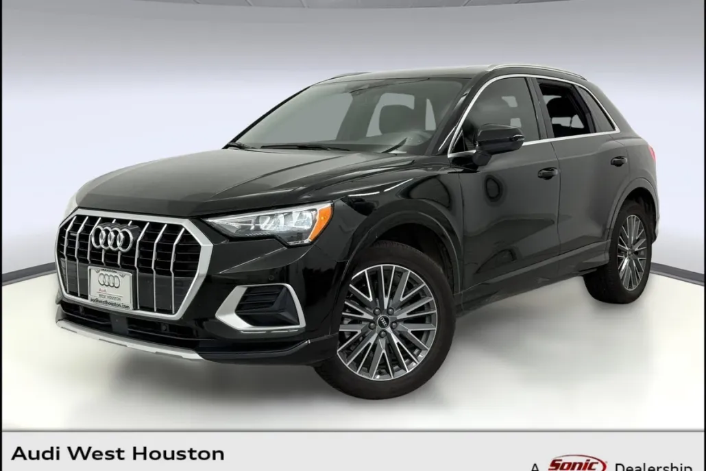 2022 Audi Q3 Premium photo 1