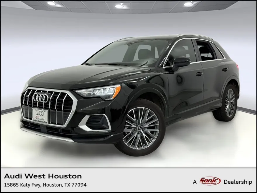 2022 Audi Q3 Premium photo 1