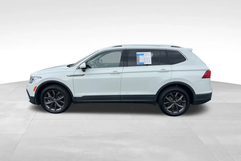 2022 Volkswagen Tiguan SE photo 1