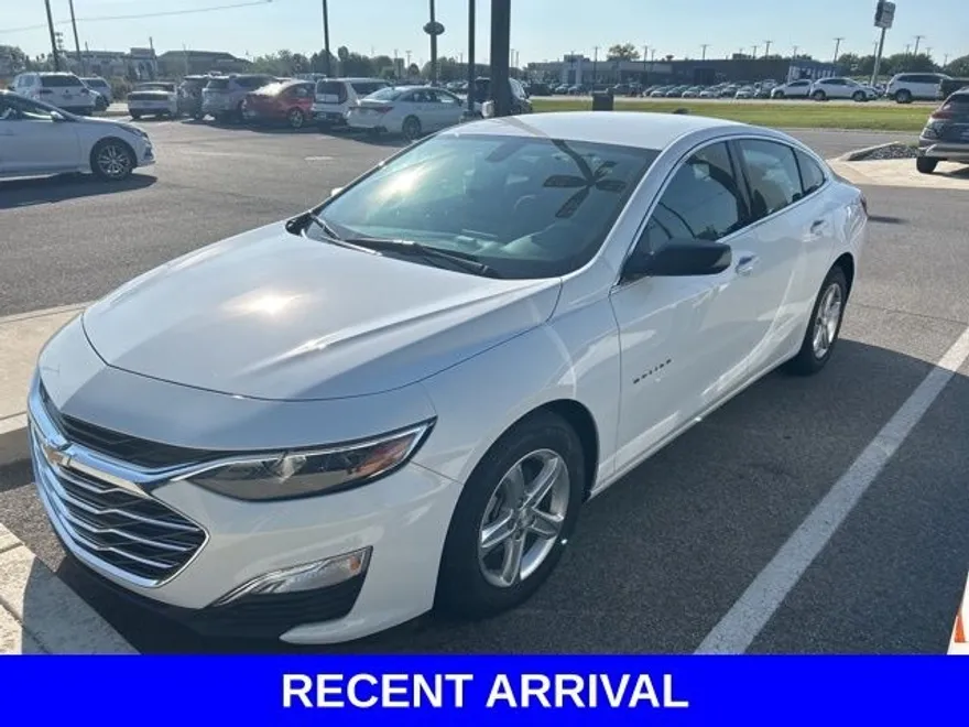 2022 Chevrolet Malibu photo 1