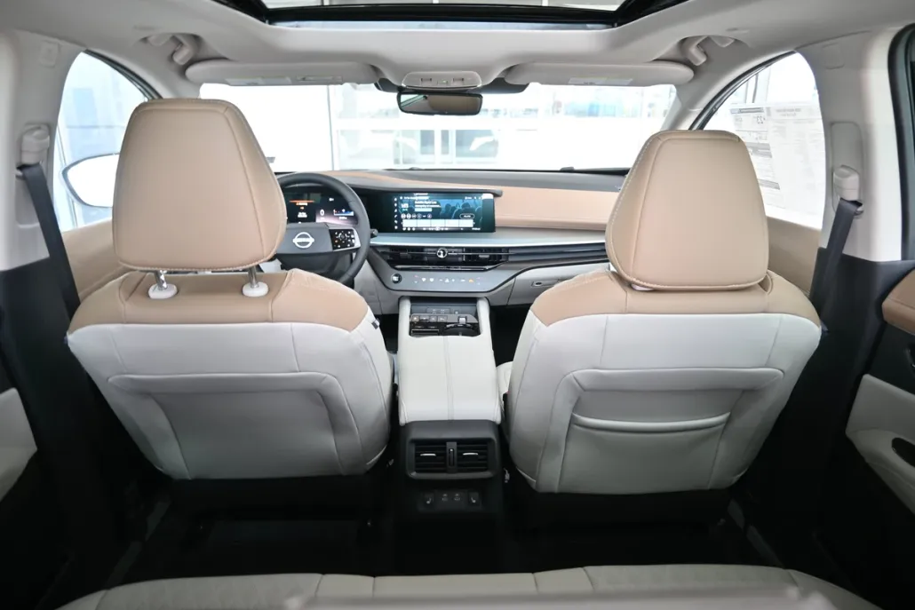 2025 Nissan Murano Platinum photo 1