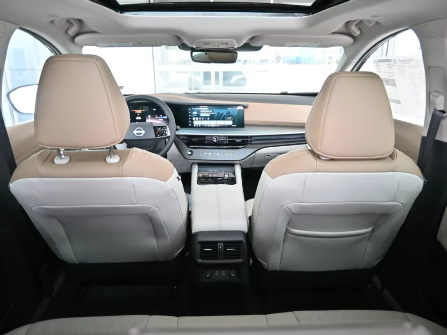 2025 Nissan Murano Platinum photo 1