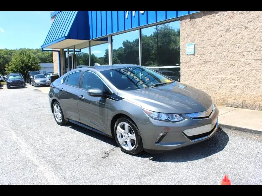 2017 Chevrolet Volt LT photo 1