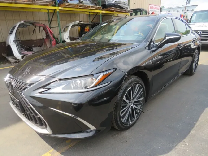 2025 Lexus ES 350 photo 1