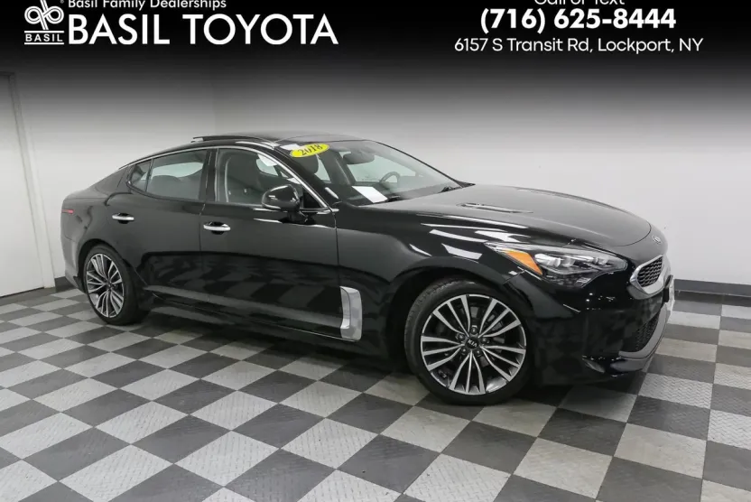 2018 Kia Stinger Premium photo 1