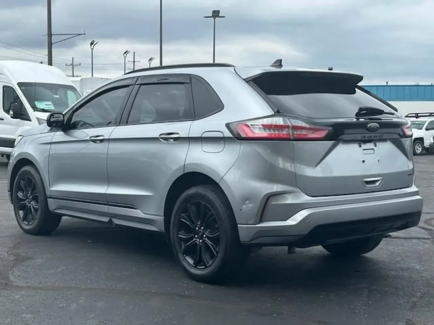 2023 Ford Edge SE photo 9