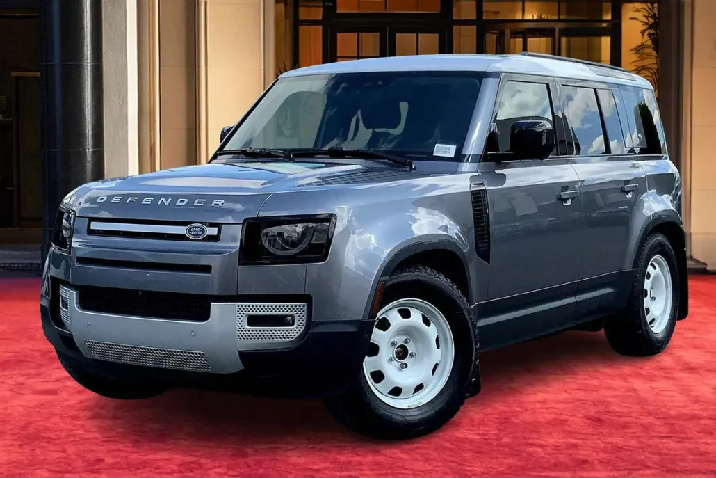 2024 Land Rover Defender S photo 1