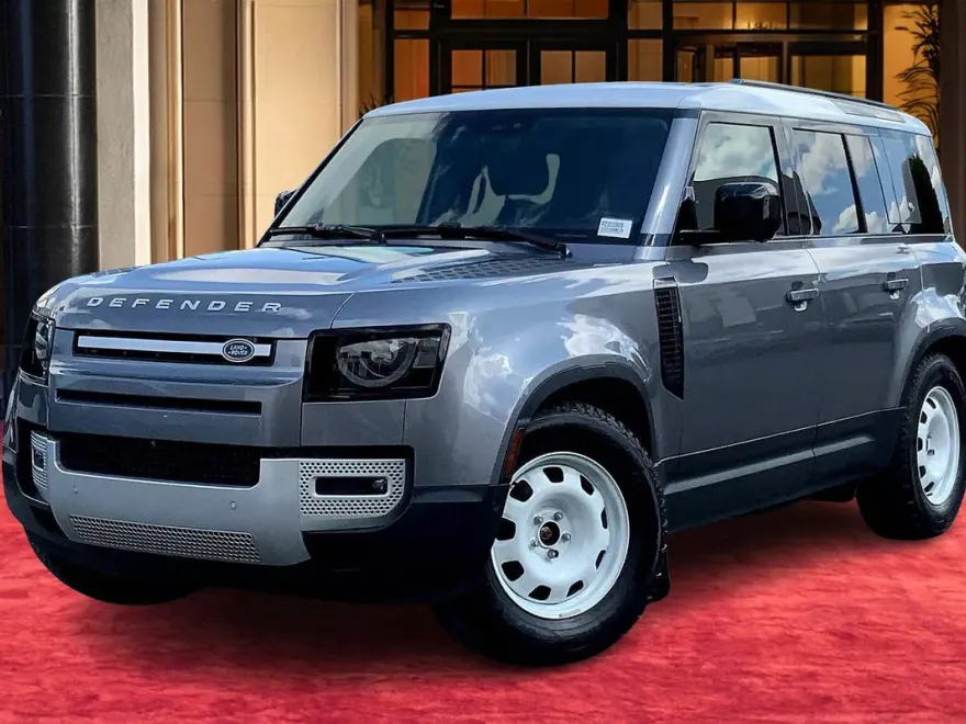 2024 Land Rover Defender S photo 1