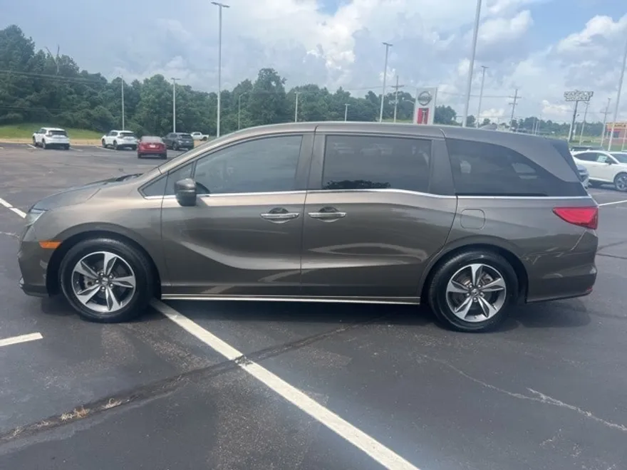 2020 Honda Odyssey Touring photo 1