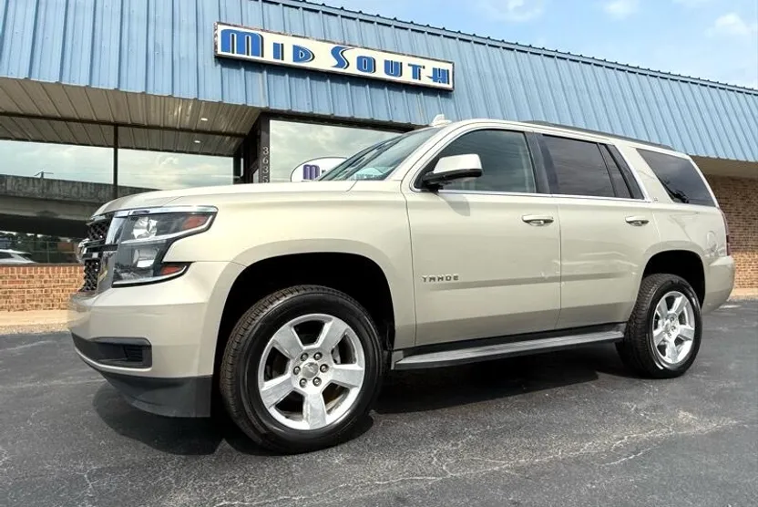 2016 Chevrolet Tahoe LT photo 1