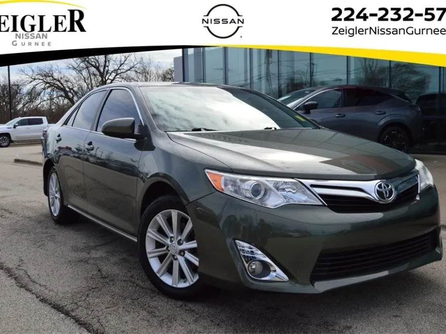 2013 Toyota Camry XLE photo 1