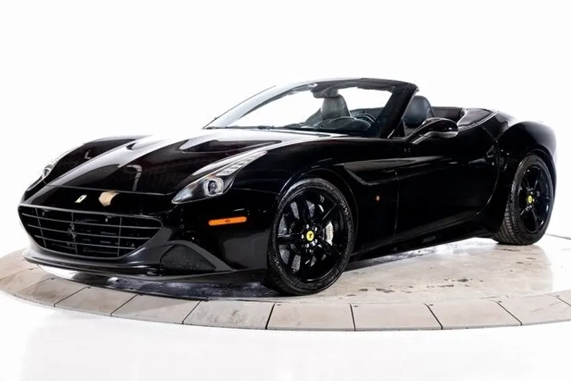 2017 Ferrari California T photo 1