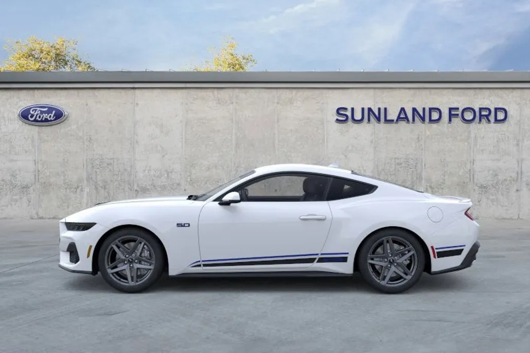 2025 Ford Mustang GT Premium photo 1