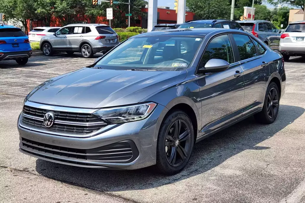 2024 Volkswagen Jetta SE photo 1