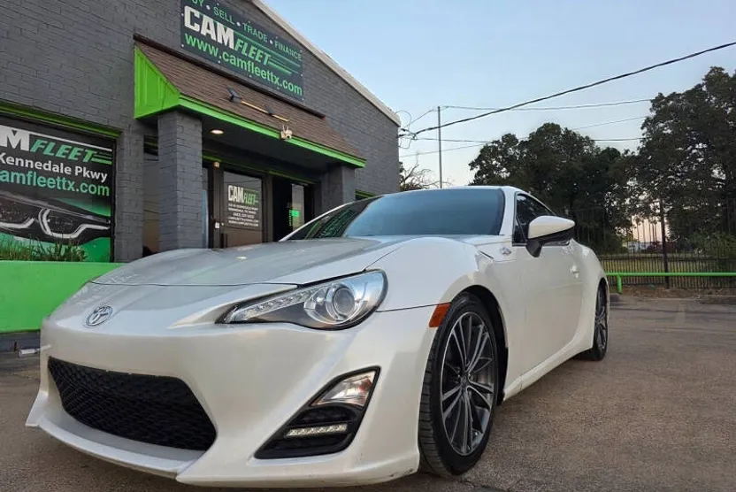 2014 Scion FR-S photo 1