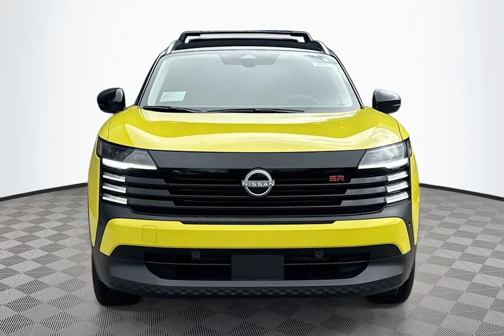 2026 Nissan Kicks SR photo 1
