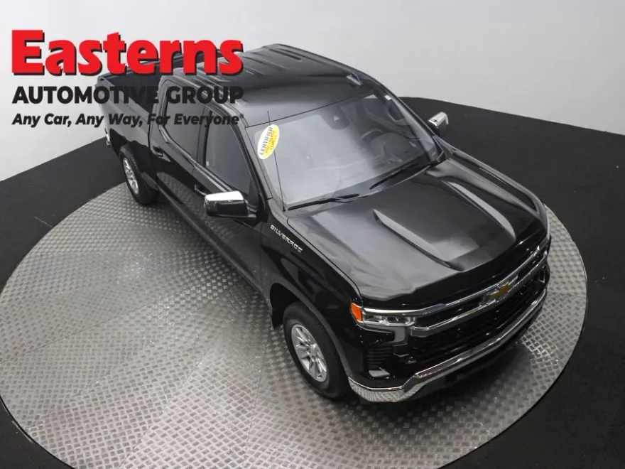 2024 Chevrolet Silverado 1500 LT photo 1