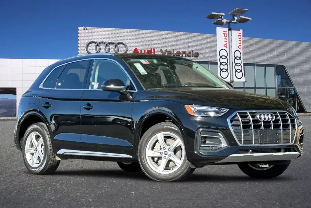 2024 Audi Q5 40 Premium photo 1