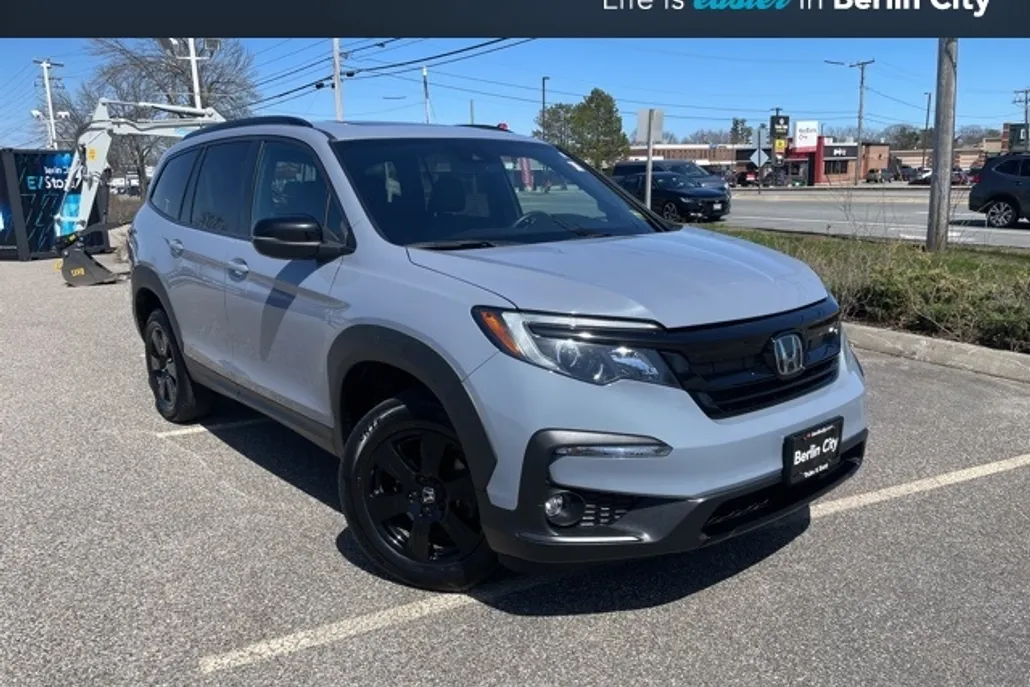 2022 Honda Pilot TrailSport photo 1