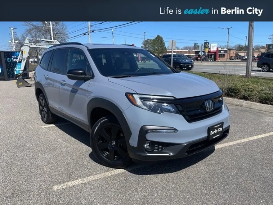 2022 Honda Pilot TrailSport photo 1
