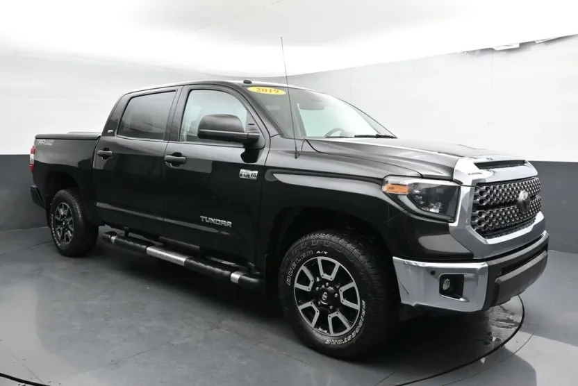 2019 Toyota Tundra SR5 CrewMax photo 1