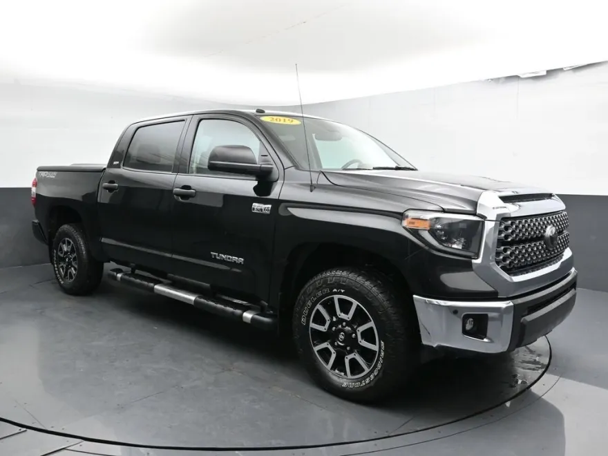 2019 Toyota Tundra SR5 CrewMax photo 1