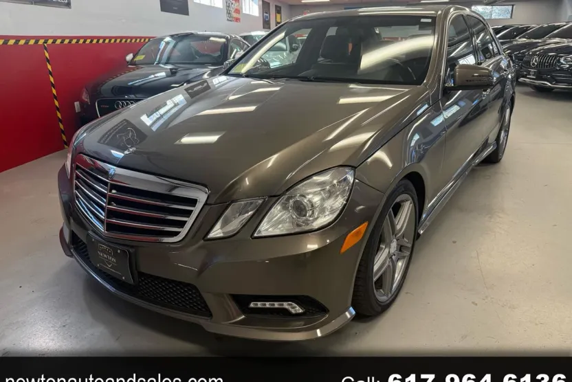 2011 Mercedes Benz E Sport 4MATIC Sedan photo 1