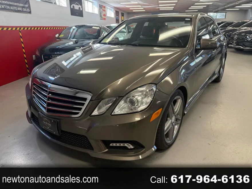 2011 Mercedes Benz E Sport 4MATIC Sedan photo 1