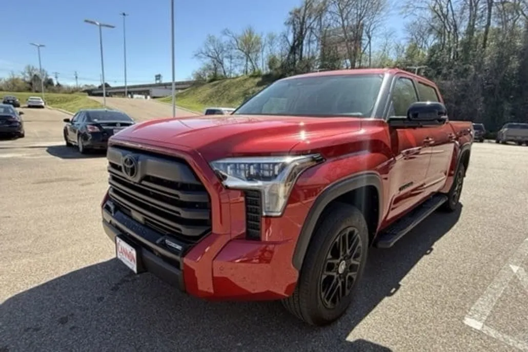 2023 Toyota Tundra Limited CrewMax photo 1