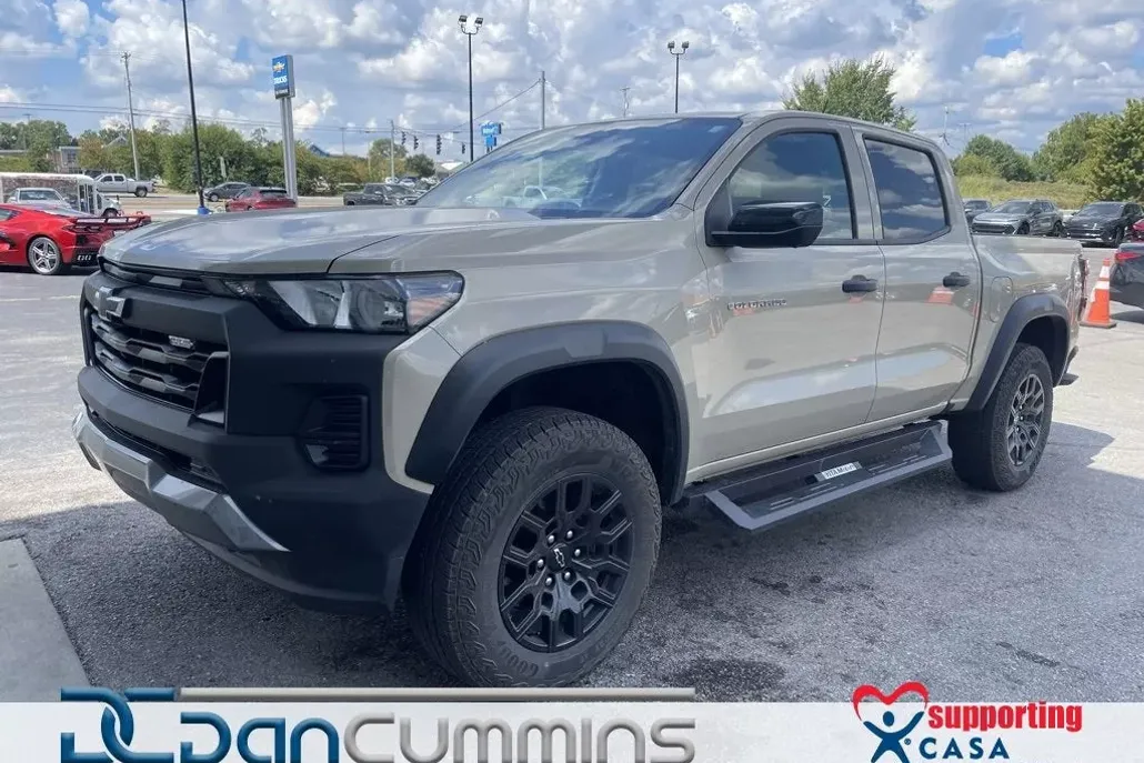 2023 Chevrolet Colorado Trail Boss photo 1