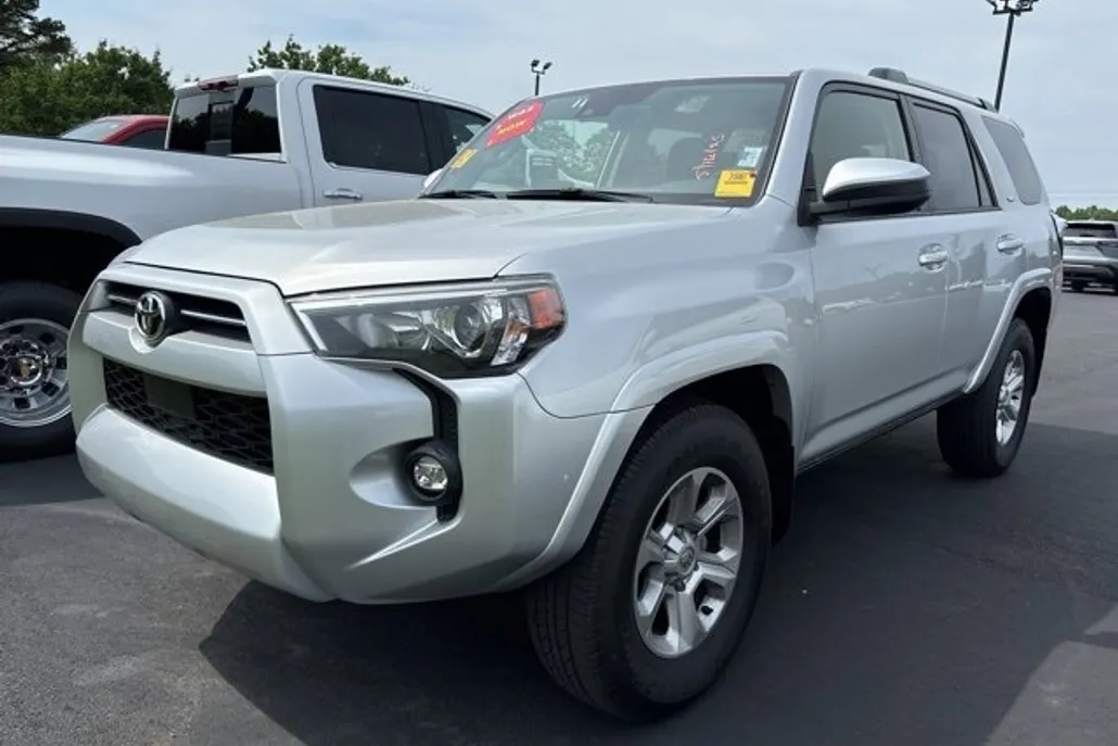 2024 Toyota 4Runner SR5 photo 1