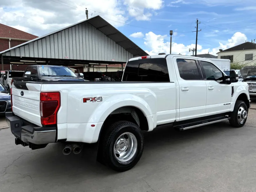 2020 Ford F-350 Lariat photo 1